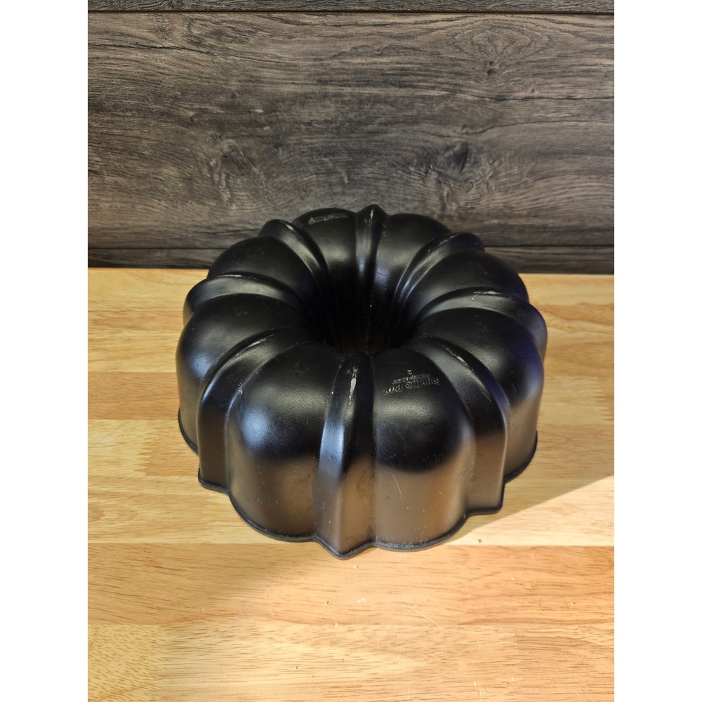 Nordic Ware 12 Cup Bundt Pan Cast Aluminum Fluted Cake Mold Black Made in USA